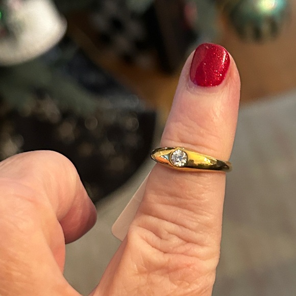 Atolea beachwear Gold Ring with clear Gemstone size 5 - Picture 3 of 4